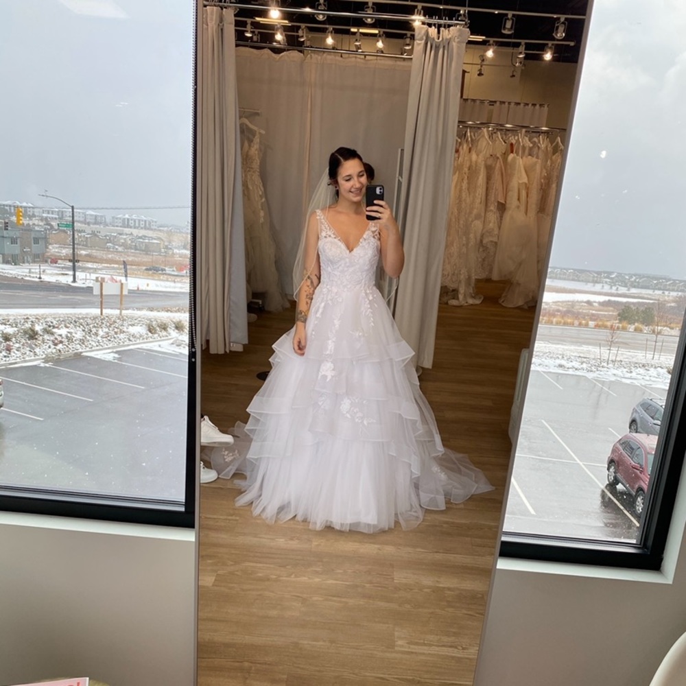 Unaltered Wedding Dress (Never Worn)